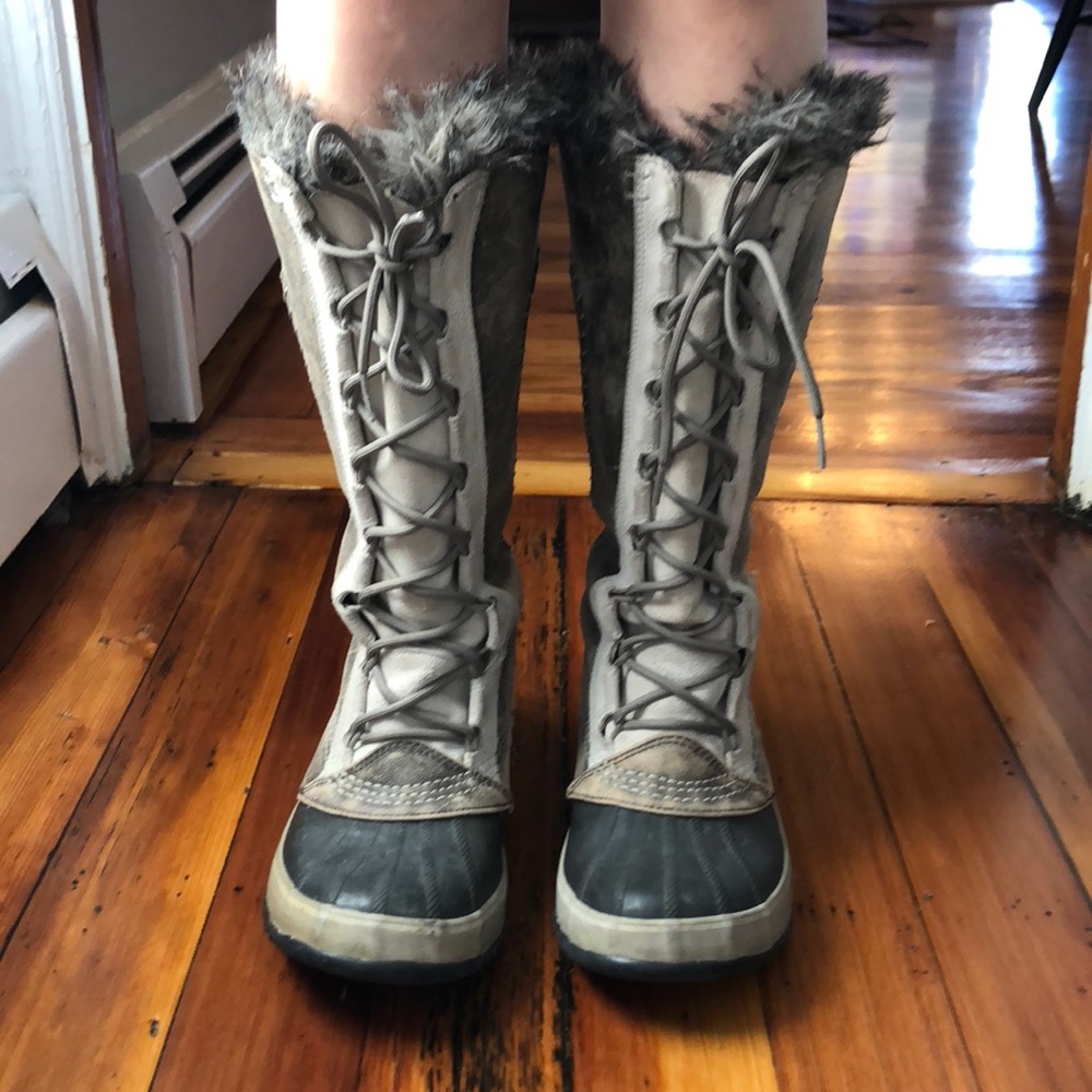 SOREL BOOTS SZ 8